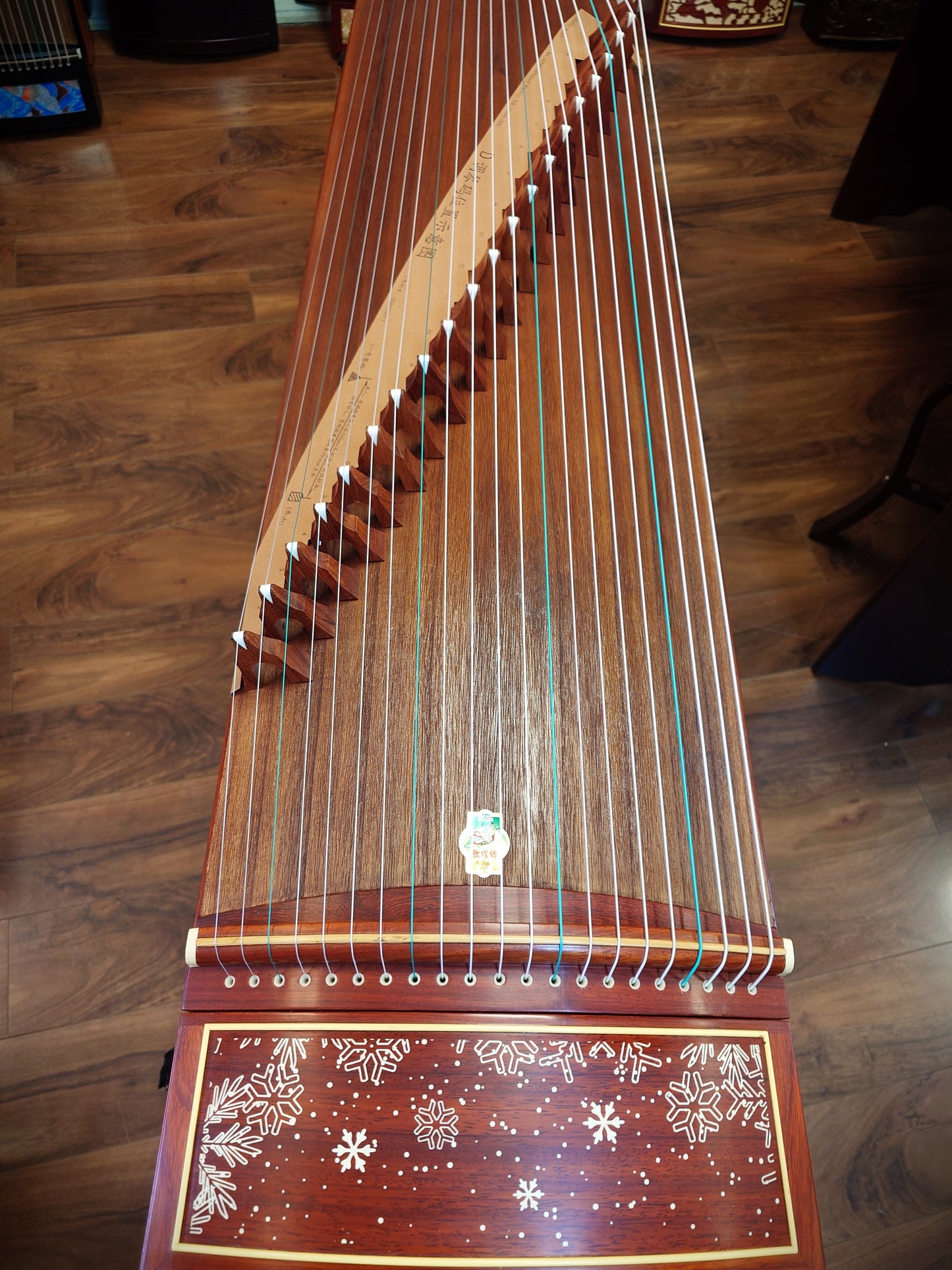 Dunhuang 696T African Padauk Guzheng "Snowy Wonderland"