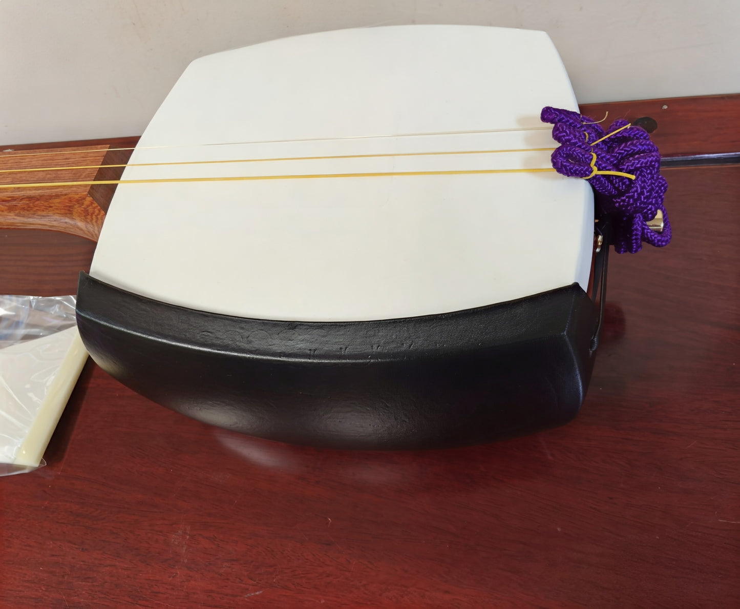 Tsugaru Karin Shamisen (Synthetic Skin) by Nichiwa