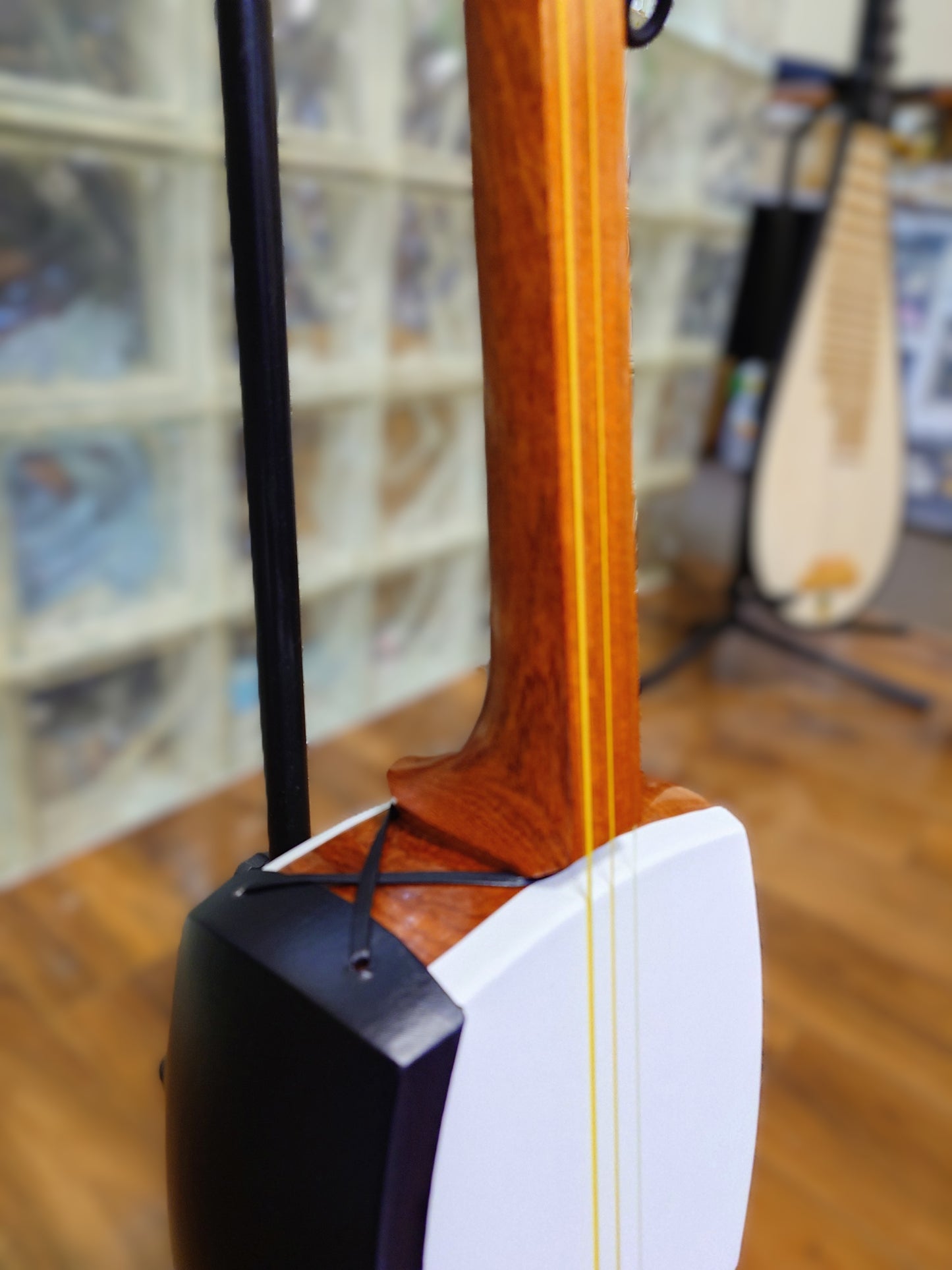 Tsugaru Karin Shamisen (Synthetic Skin) by Nichiwa